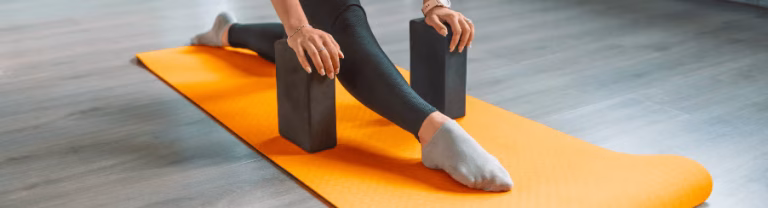 Inklusives Vinyasa Yoga für Erwachsene